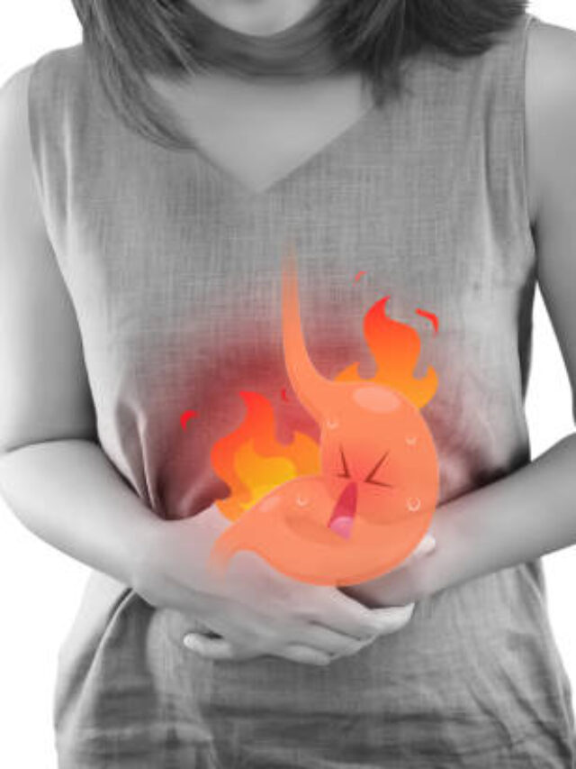 सीने में आग, पेट में जलन? ये 5 योगासन देंगे एसिडिटी से पक्की छुट्टी!